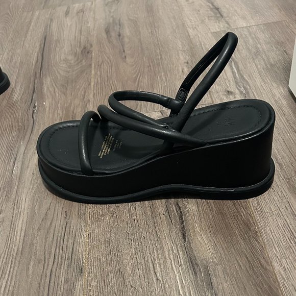 Brand New 90s Platform Sandals - Picture 3 of 4